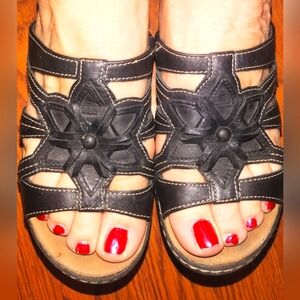 Clarks Black Strappy Sandals#509